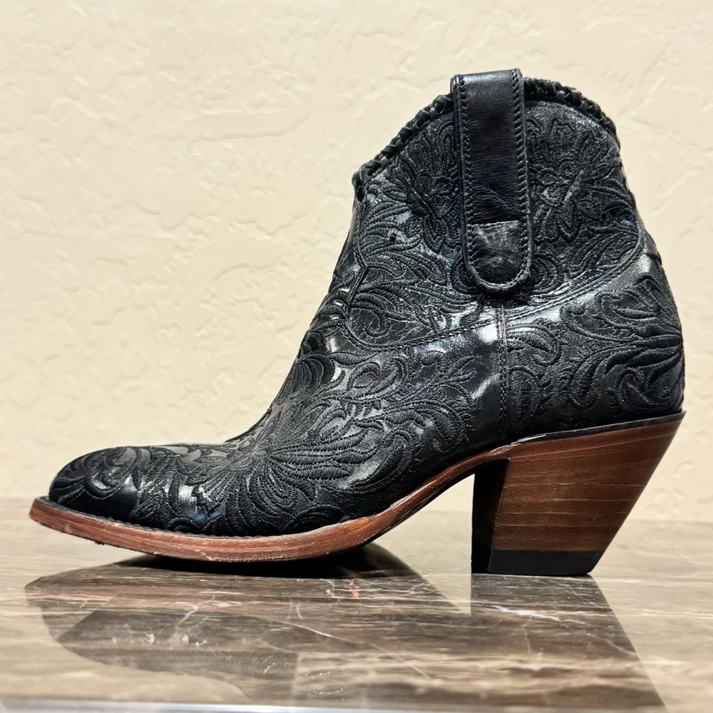 Allen’s Boots Azulado Mila Embroidered Black Leather Cowboy Boots